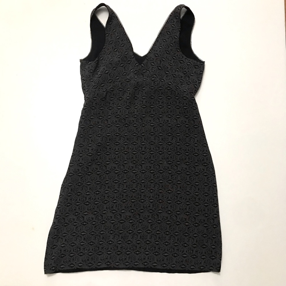 ESPRIT VNECK DRESS - Picture 2 of 9